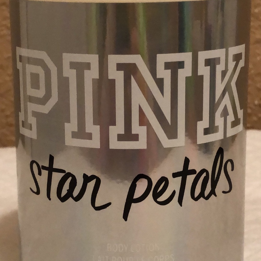 HTF RARE NWT PINK Victoria’s Secret Star Petals Body Lotion. 16.9  Amazing scent